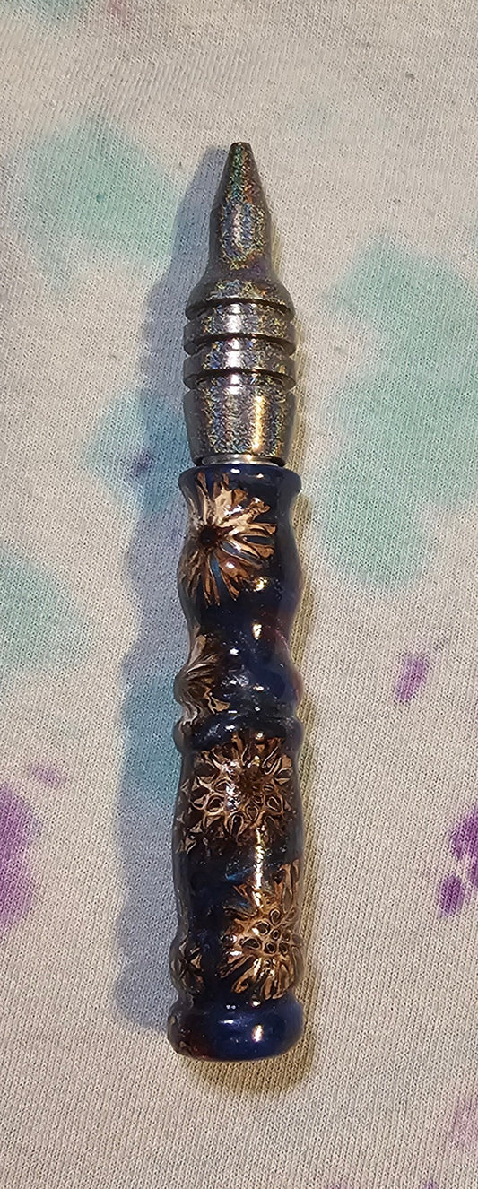 4.5 Total inches Australian Pinecone Slender Grip