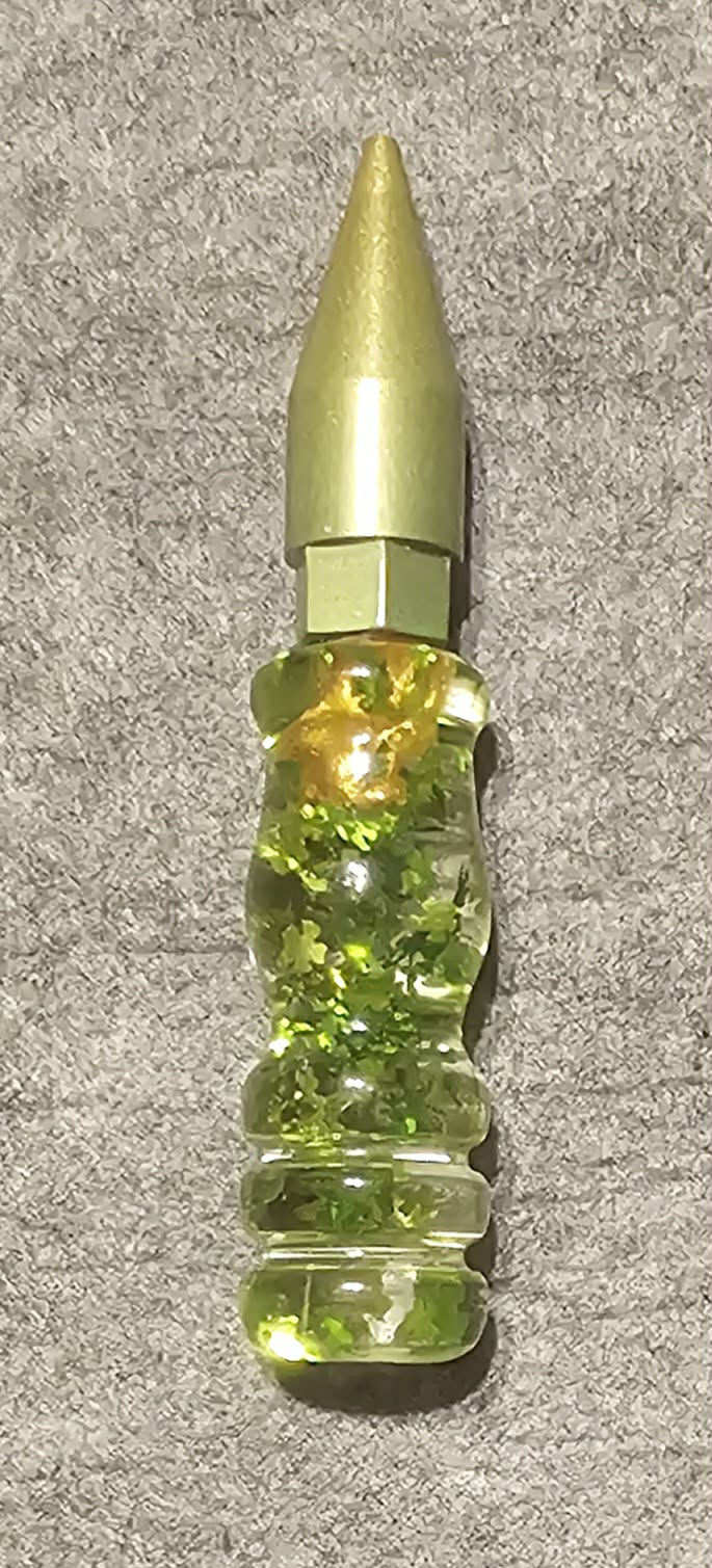 Lucky #2 (Shamrock) Medium Grip 4.5 Total inches