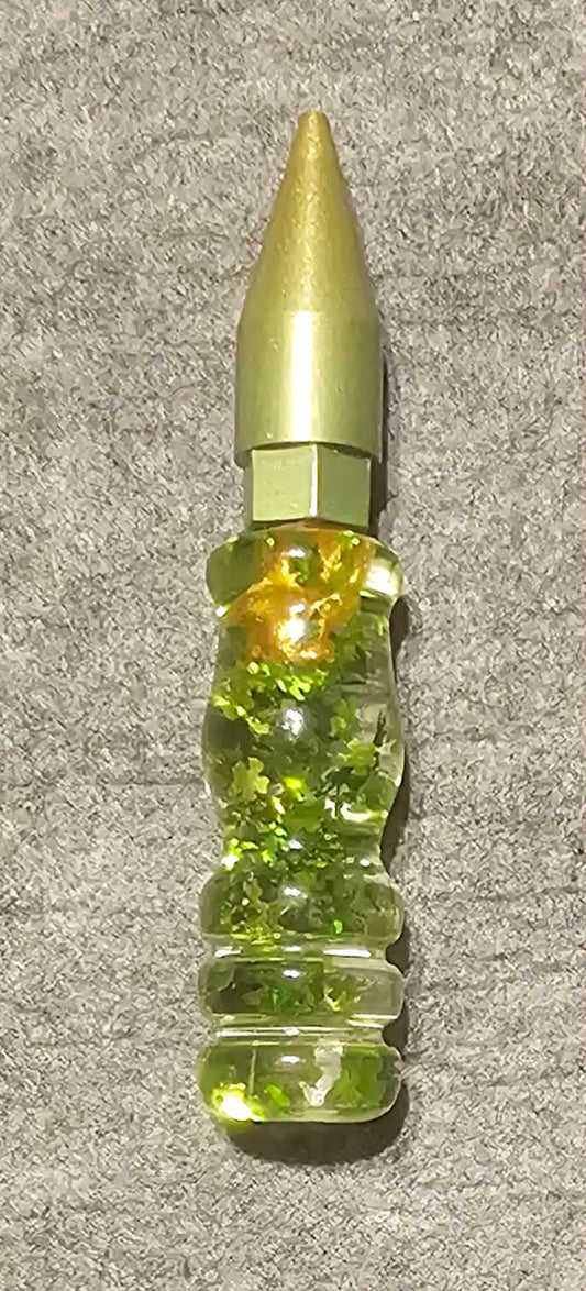 Lucky #2 (Shamrock) Medium Grip 4.5 Total inches
